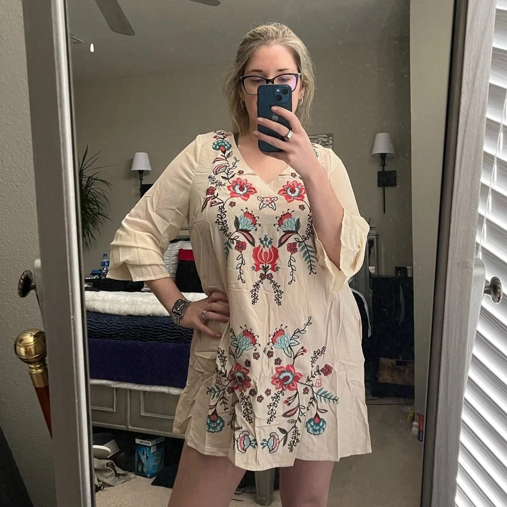 Umgee Pastel Floral Embroidered Tunic Dress - size M - Picture 5 of 7